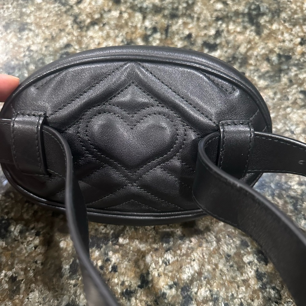 Gucci Black Crossbody Bag with Gold Logo - Picture 6 of 7